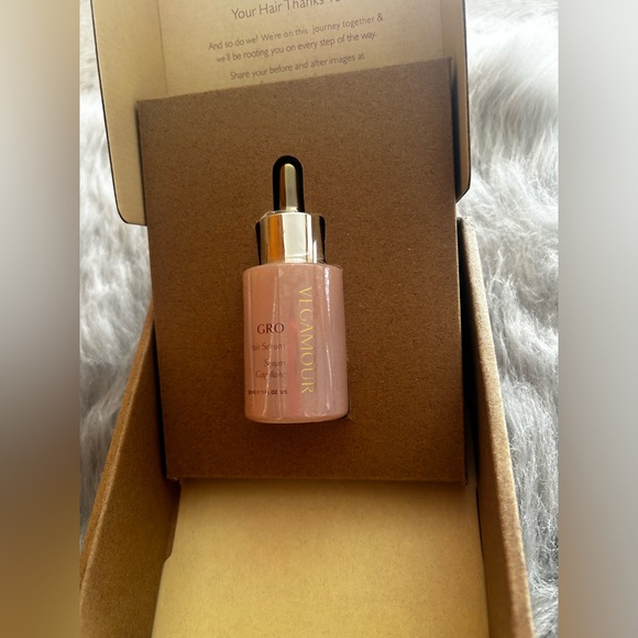 NEW - VEGAMOUR Gro Hair Serum. - Picture 4 of 6